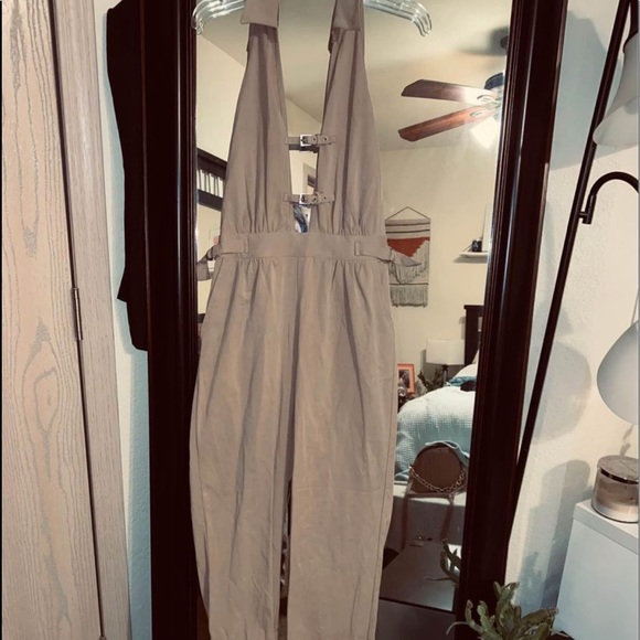 NEVER WORN CUTE JUMPSUIT (Size XS) - Picture 7 of 9